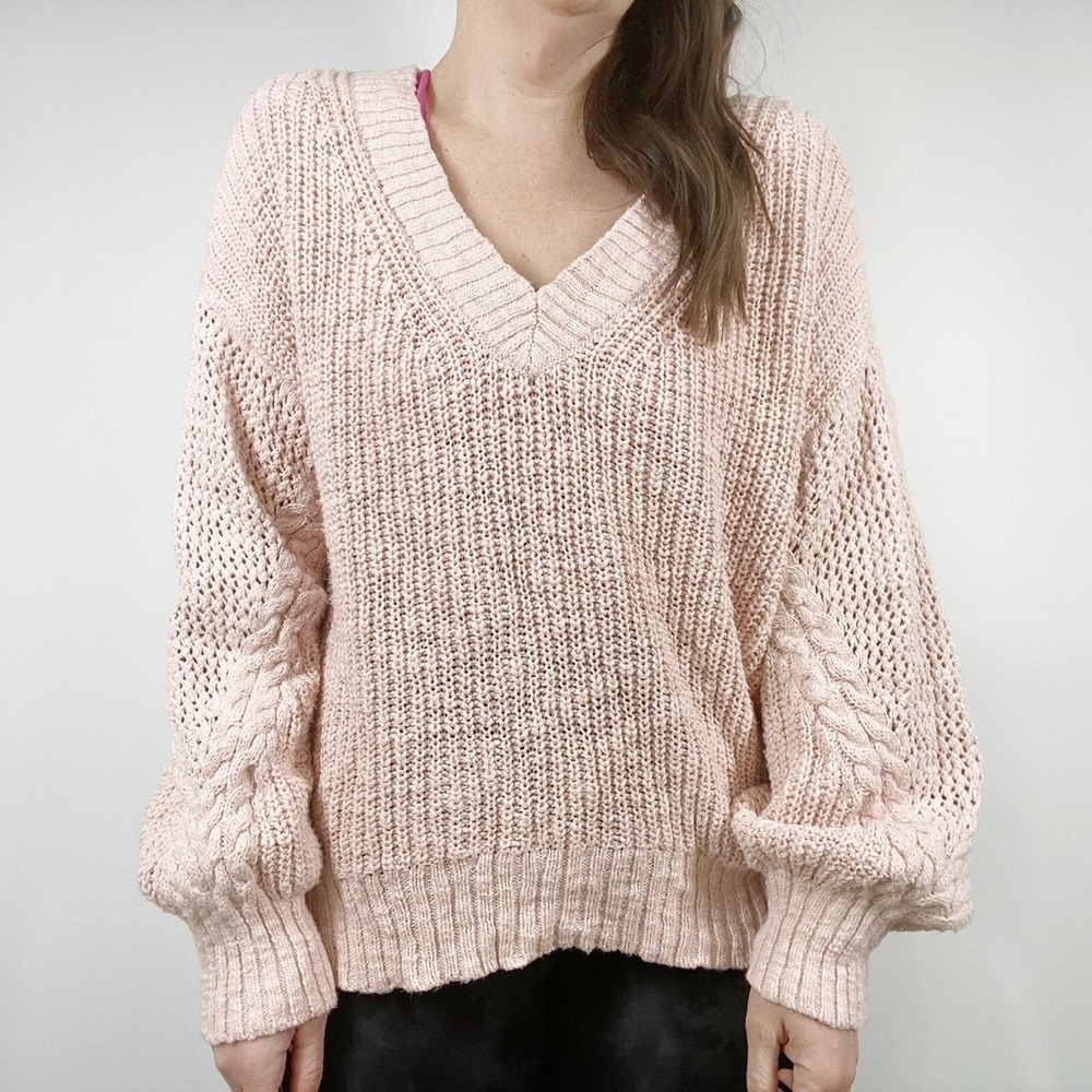 American Eagle Outfitters Chunky Knit V-Neck Sweater in blush pink
